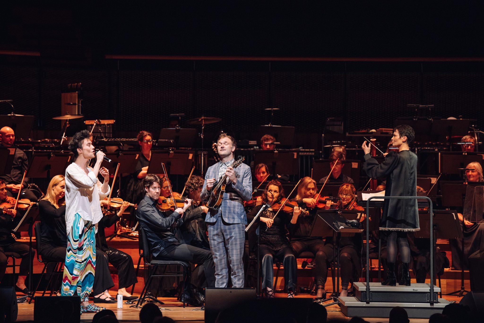 Collier and Thile at Beacon credit Jessie Myers Soul Media UK 2048x1366